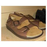 Lot of (2 Pair) Women