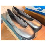 Clarks® Ladies Book Pump Size 9W