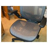 Rolling Office Arm Chair