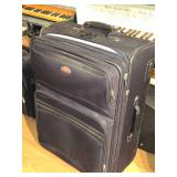 Ricardo Rolling suitcase