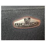 Ricardo Rolling suitcase