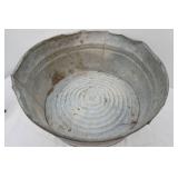 Vintage Galvanized Wash Tub (does have a hold in the side)