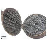 Vintage/Antique Griswold No. 8 Waffle Iron