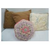 Throw Pillows (4ct) Quilted and Embroidery