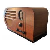BR - .Â Vintage Philco "The Big Bullet" Tabletop Radio