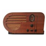 BR - .Â Vintage Philco "The Big Bullet" Tabletop Radio