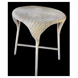 P - Vintage White Wicker Round Table
