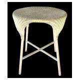 P - Vintage White Wicker Round Table