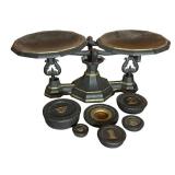 FR - Vintage Cast Iron Balance Scale with Weights