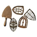 FR - Collection of 5 Vintage Cast Iron Trivets