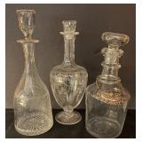 FR - Set of 3 Crystal and Clear Glass Decanters
