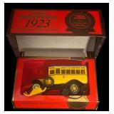 FR - Set of 5 Matchbox Models of Yesteryear Cars and Trucks