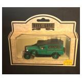 FR - Set of 8 Days Gone By Die-Cast Model Vehicles