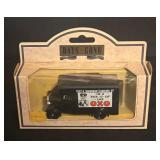 FR - Set of 8 Days Gone By Die-Cast Model Vehicles