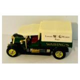 LR - Set of 6 Die-Cast Vintage Model Cars Including Waring