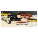 LR - Set of 8 Vintage HO Scale Model Railroad Freight Cars