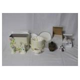 Porcelain Collectibles and Decor Assortment Including Snowbunni Figurine