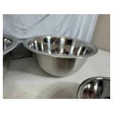 4 New Bene Casa Stainless Steel Mixing Bowls