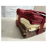 New Pack of 12 Signature Classics Wash Cloths