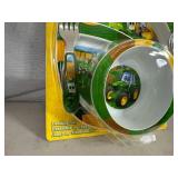 New John Deere Farm Themed Feeding Set