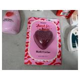 New Holiday Theme Bath and Beauty Gifts