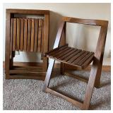 Set of 4 Wooden Folding Chairs with Slatted Seats