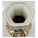 Mino Dynasty Japanese Porcelain Vase and Lidded Ginger Jar Set with Gold Bird Motif