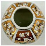 Mino Dynasty Japanese Porcelain Vase and Lidded Ginger Jar Set with Gold Bird Motif