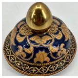 Decorative Porcelain Vase and Ginger Jar with Ornate Floral Patterns