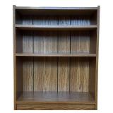 UL - Vintage Wood Grain Bookshelf with Three Shelves