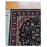 BR - Small Wool Accent Rug with Traditional Floral Pattern
