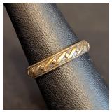 K - 14k Gold Band Ring with Etched Design, Size 6