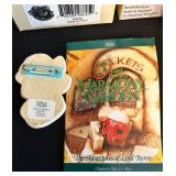 K - Harmony Kingdom Frog Lapel Pin & Lord Byron