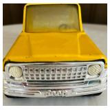 FR - Vintage Tonka Yellow Jeep Wagoneer Pressed Steel Toy Truck
