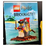 FR - LEGO Brickmaster Pirates Set, Classic Pieces, and Box with Vintage Exxon Tow Truck 6679