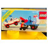 FR - LEGO Brickmaster Pirates Set, Classic Pieces, and Box with Vintage Exxon Tow Truck 6679