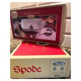 FR - Spode Christmas Tree Cranberry Server with Slotted Spoon and Covered Butter Set with Salt & Pepper
