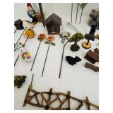 FR - Fairy Garden Accessories Collection with Figurines, Houses, and Decorative Stakes