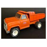 FR - Vintage 14-Inch Tonka Orange Dump Truck Toy
