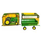 FR - ERTL 1962 John Deere 1010 Special Tractor and Wagon 1/16 Scale Die-Cast Set