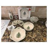 K - Spode Christmas Tree Holiday Dinnerware Collection with Collector Plate