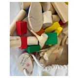 FR - Wooden Building Block Set with Painted Traffic Signs and Storage Bag