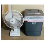 LL - Desk Fan and Fellowes 546C-2 Paper Shredder Set