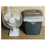LL - Desk Fan and Fellowes 546C-2 Paper Shredder Set