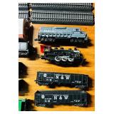 LL - HO Scale Train Set with Locomotive, Cars, and Track Pieces