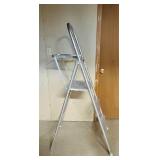 LL - Aluminum 3-Step Folding Ladder, 65 Inches Tall