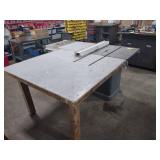 Delta 10" Tilting Arbor Tablesaw wi...