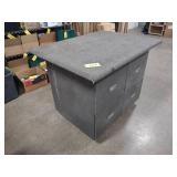 Carpet Top Rolling Work Station...