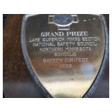 ANTLERS / WOODEN TROPHY