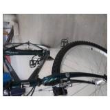 MENS MOUNTAIN TRACK 820